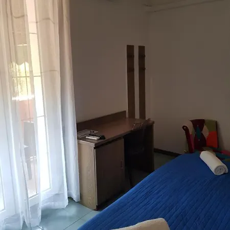 Pagoda Готель Сірміоне